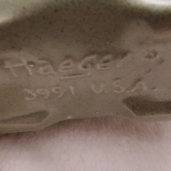 Vintage Haeger Speckled Olive Green Planter, #3991 - Picture 9 of 11